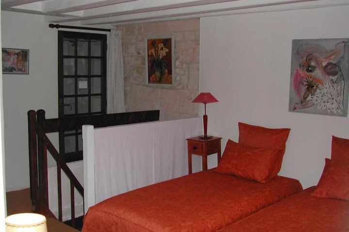 Room 12 of 51