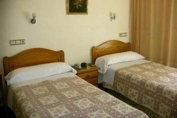 Room 3 of 23