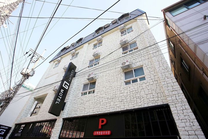 Hotel 7 of 75