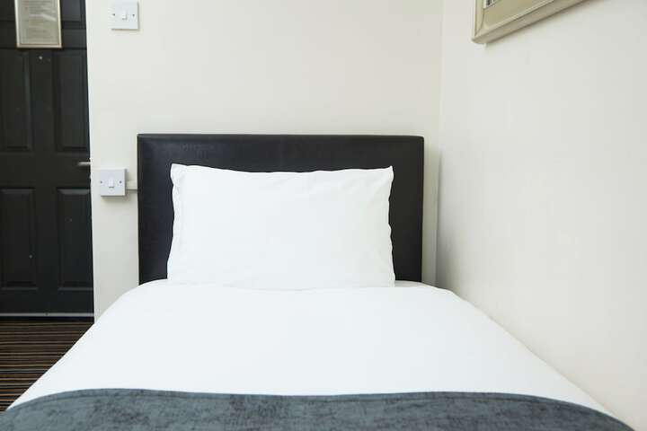 Room 13 of 34