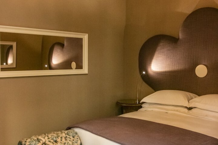 Room 10 of 49