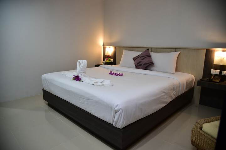 Room 4 of 13
