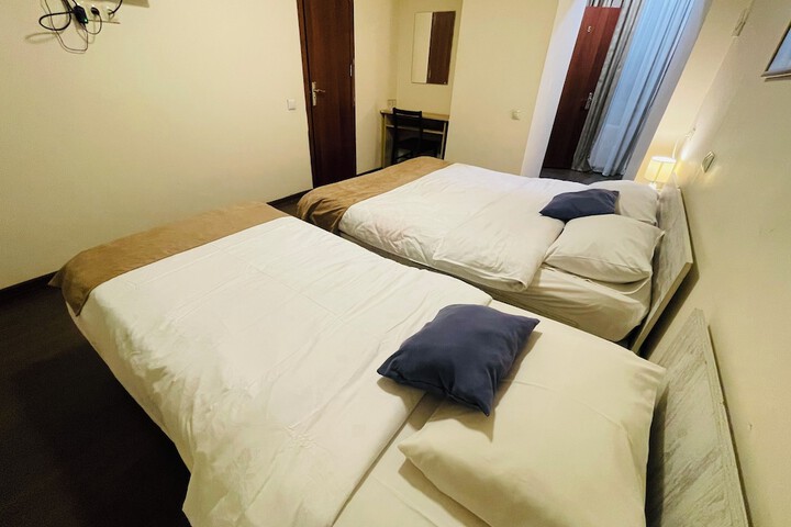 Room 92 of 146