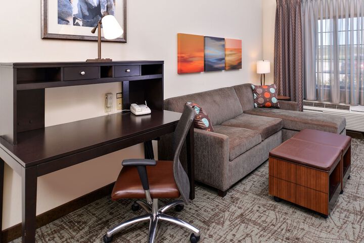 1 Queen 1 Bedroom Suite Comm Mobility Accessible (6 of 39)