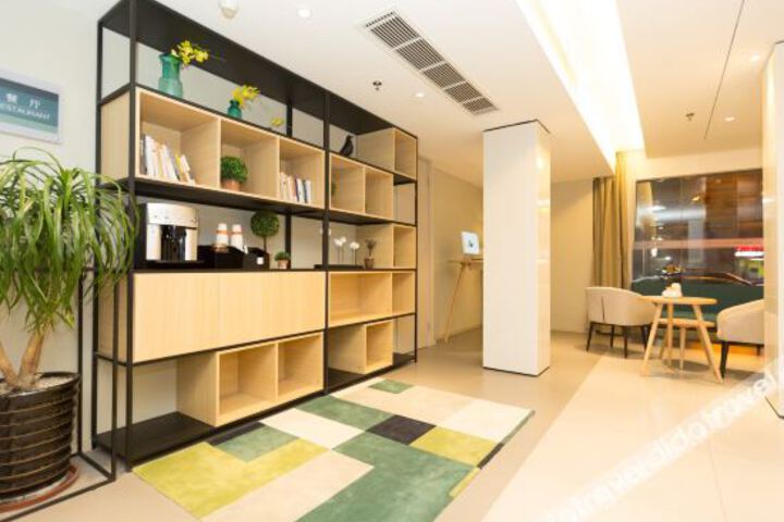 Hotel Interior 12 of 32