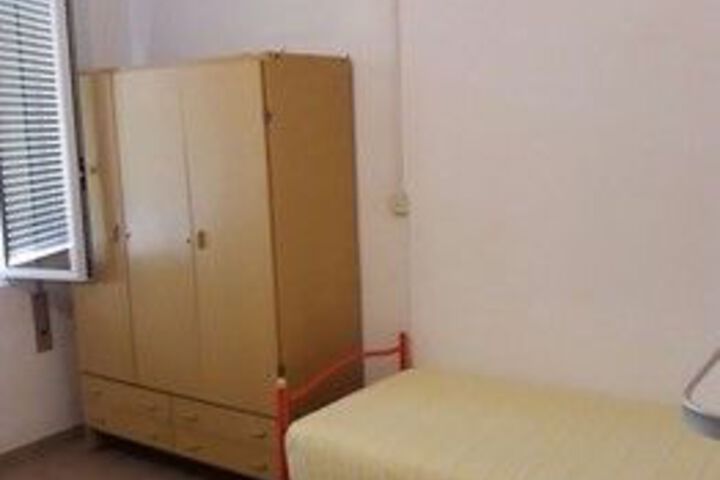 Room 11 of 16