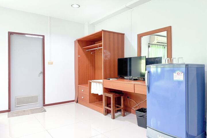 Room 9 of 19