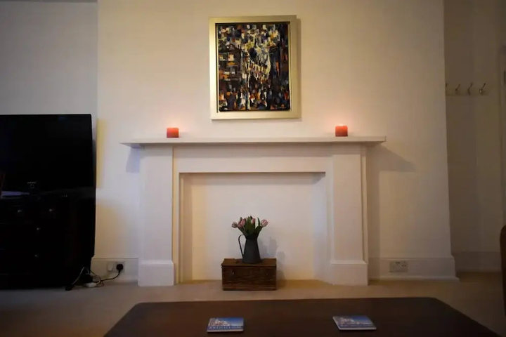 Grade 1 Listed 2 Bedroom Flat in Famous Sussex Square