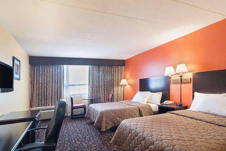 2 Double Beds (7 of 7)
