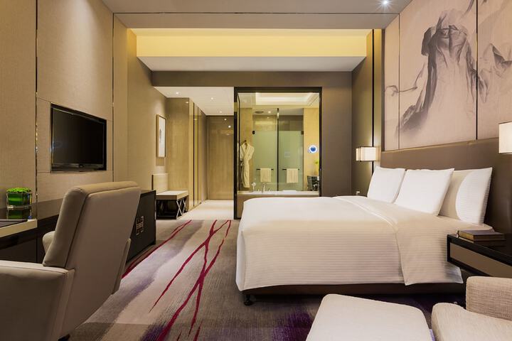 Room 6 of 43
