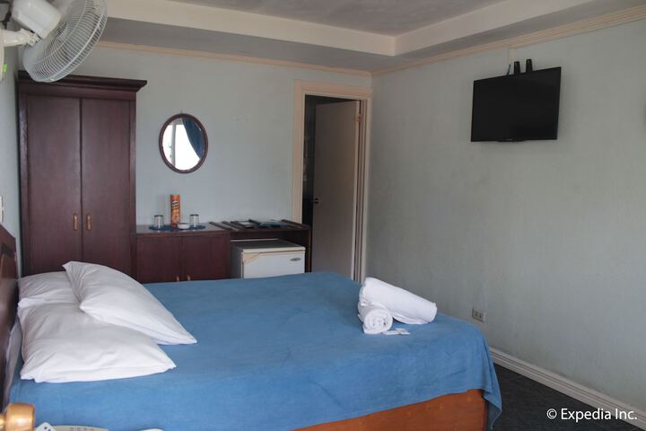 Room 10 of 83