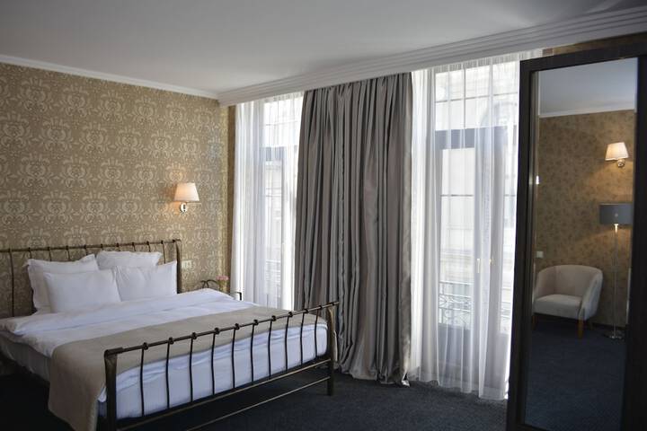 Room 36 of 101