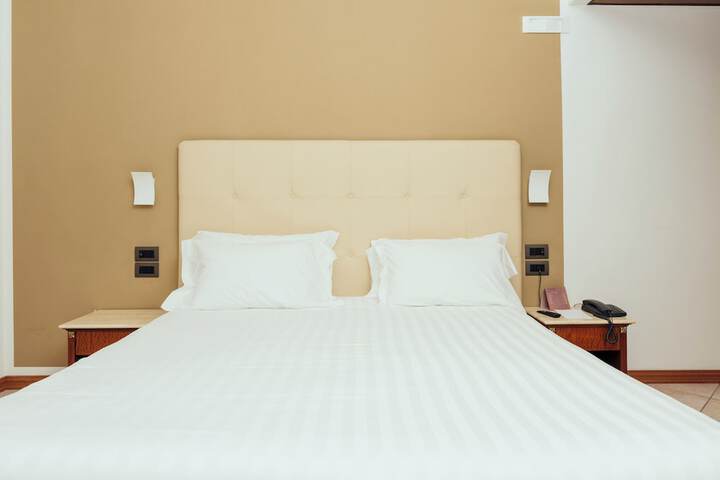 Room 26 of 185