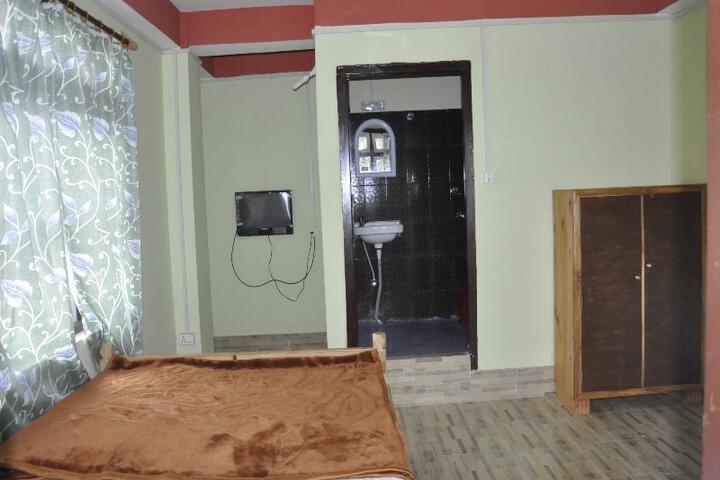 Room 3 of 6
