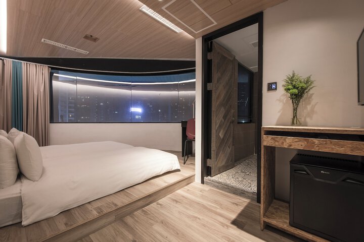 Room 31 of 77