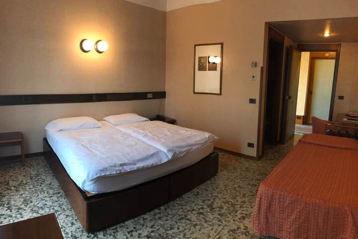Room 14 of 70