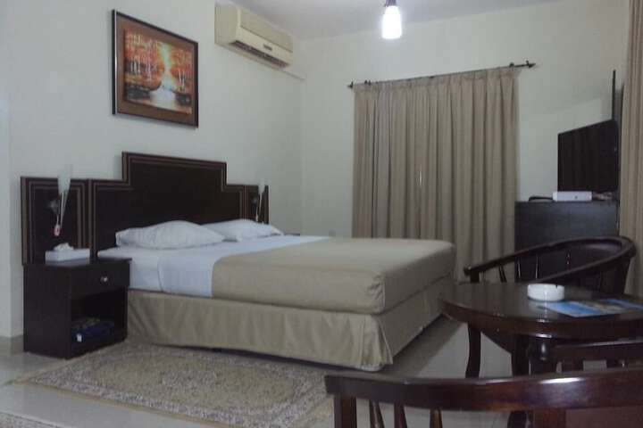 Room 7 of 17