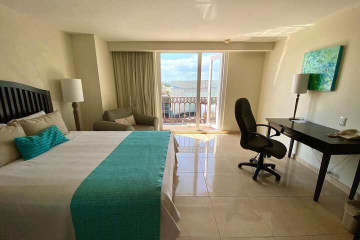 Room 4 of 50
