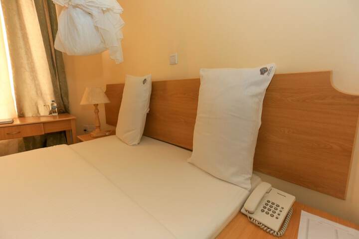 Room 21 of 97
