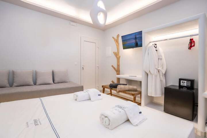 Room 16 of 50