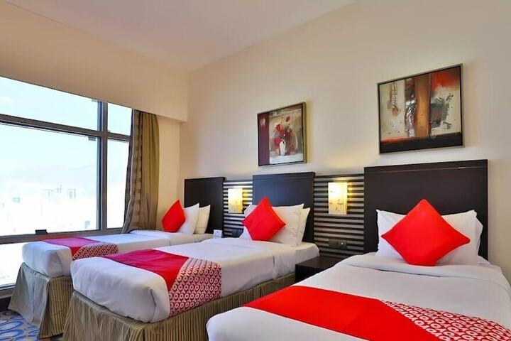 Room 5 of 11