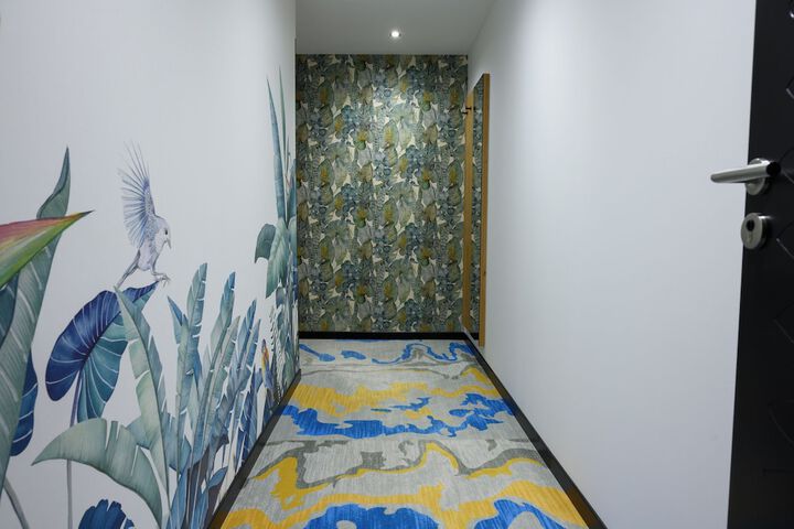 Room 19 of 217