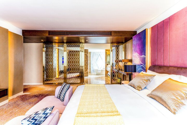 Room 26 of 250