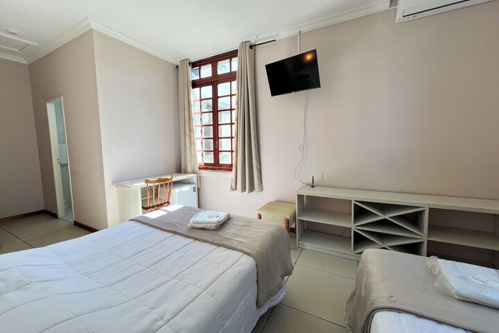 Room 42 of 206