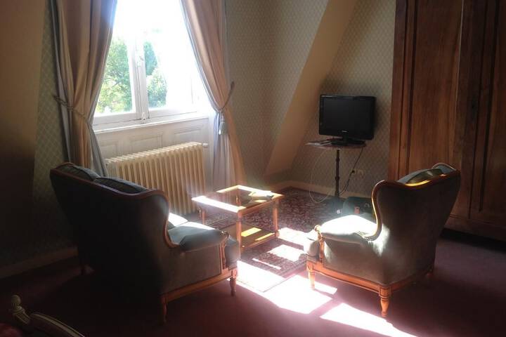 Room 10 of 27
