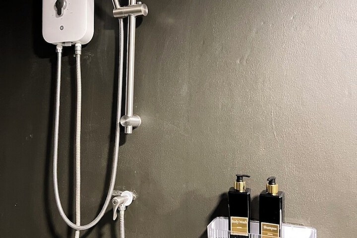 Room 16 of 27