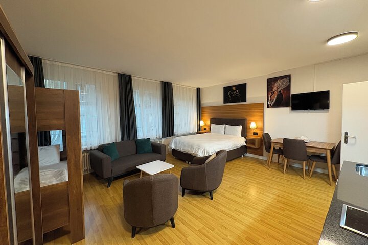 Room 17 of 75