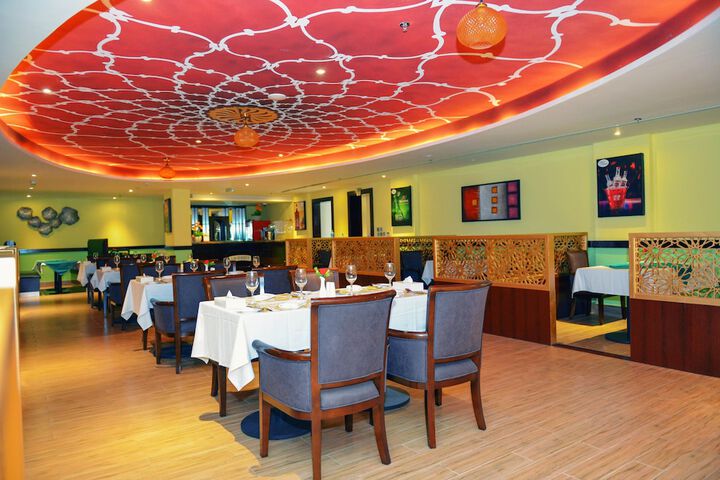 Dining 62 of 70
