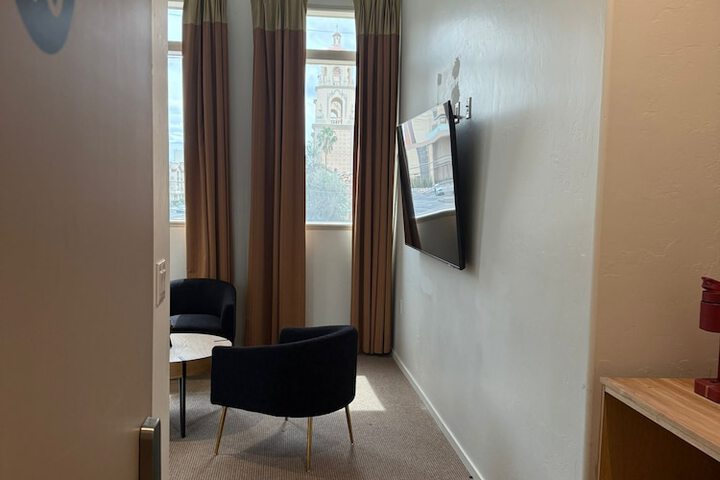 Room 80 of 153