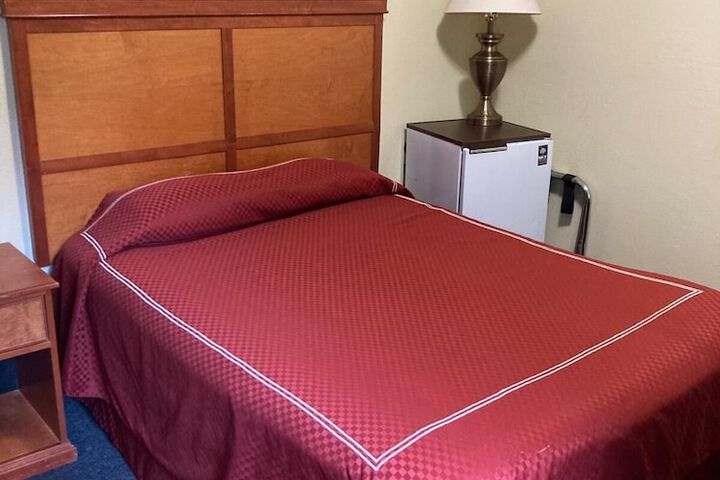 Room 5 of 25