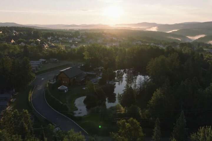 Le Versant Mont-Sainte-Anne in St. Ferreol les Neiges, QC