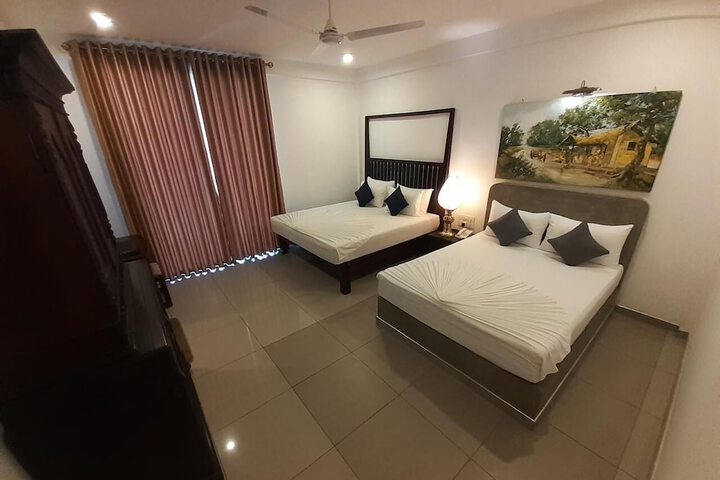 Room 8 of 22