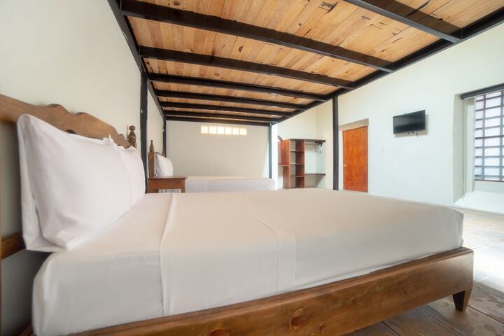 Room 15 of 172
