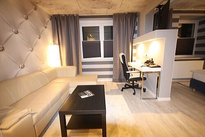 Room 33 of 72