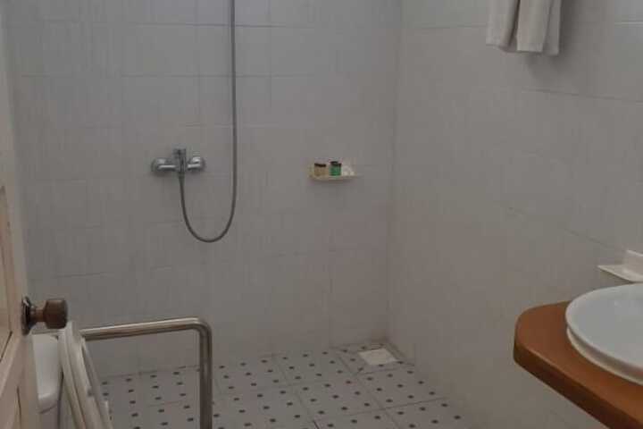Room 14 of 23