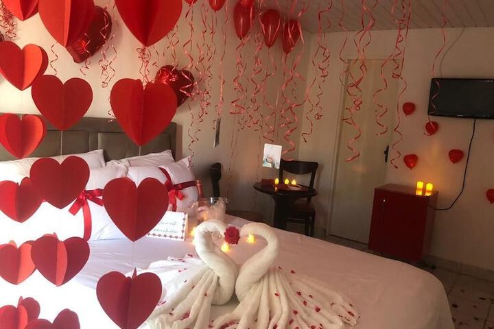Room 2 of 16