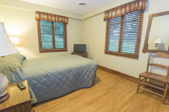 Room 16 of 121