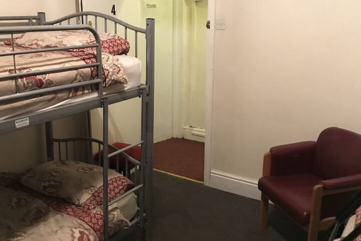 Room 28 of 48