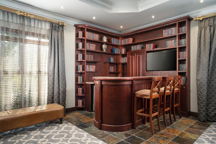 Lounge 46 of 66