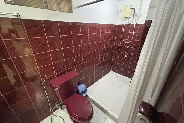Room 28 of 42