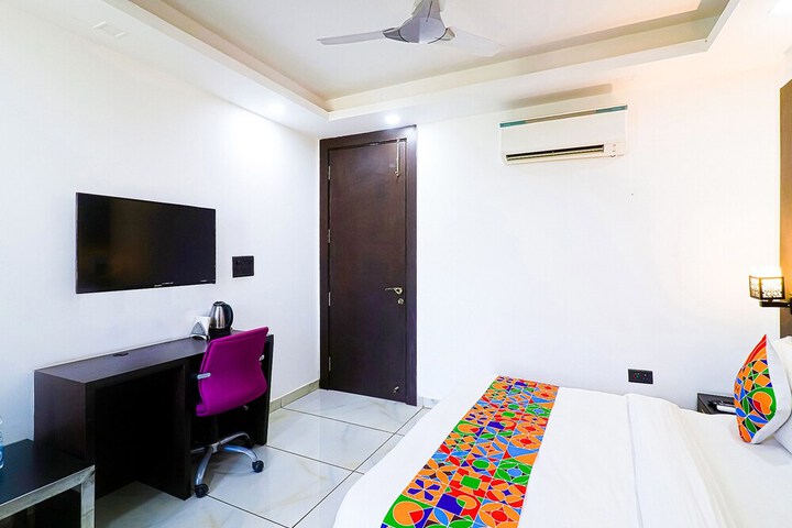 Room 15 of 34