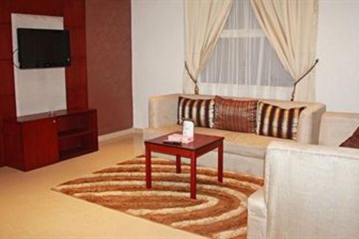 Room 15 of 33
