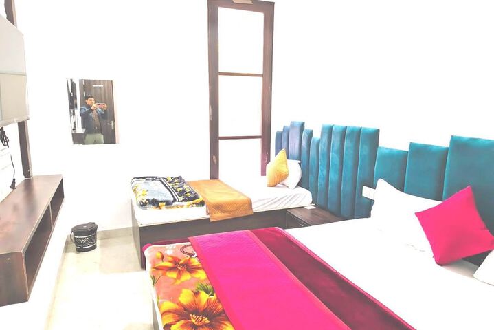 Room 2 of 13