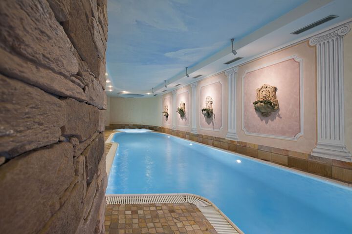 Pool 51 of 148