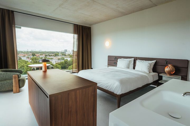 Room 13 of 54