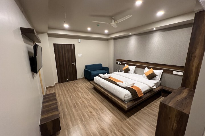 Room 3 of 17